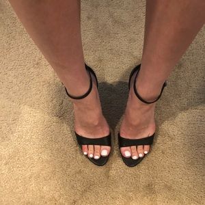 New Zara heels. Size 8 USA/39 EUR.